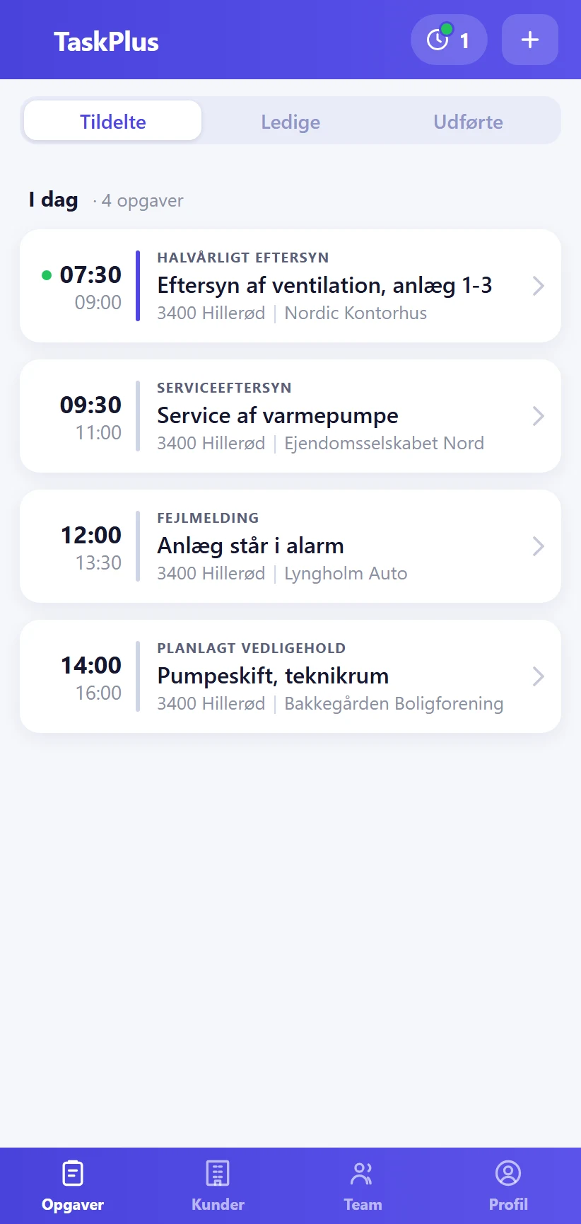 Dagens opgaver i TaskPlus-appen for en driftstekniker: eftersyn, varmepumpe, alarm og pumpeskift